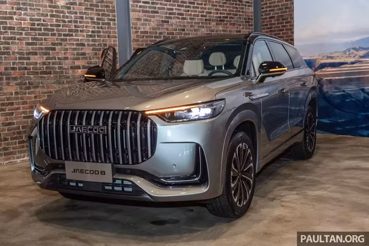 Mới đây, thương hiệu Jacoo của hãng xe Trung Quốc Chery đã mang một mẫu xe mới đến trưng bày tại Malaysia, đó là Jaecoo J8 2024 mới. Trên thực tế, đây là mẫu xe SUV từng được gọi là Jaecoo 9 vào hồi đầu năm 2023.