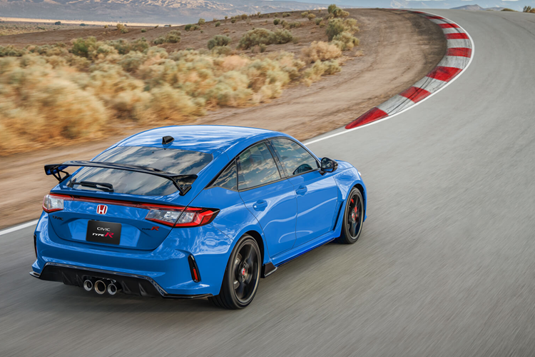 Tính đến hết tháng 11/2023, doanh số của Honda Civic Type R tại Việt Nam là 19 xe. Honda Civic Type R được nhập khẩu trực tiếp từ Nhật Bản với 5 tùy chọn màu sắc ngoại thất, bao gồm Sonic Gray Pearl, Championship White, Rallye Red, Boost Blue và Crystal Black Pearl.