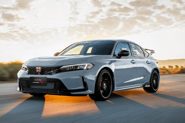 Trong trường hợp của Honda Civic Type R, chi phí BPM ban đầu là 13.655 EUR, cộng thêm 549 EUR trên mỗi gram vượt ngưỡng 161 gram/km. Mẫu hot-hatch của Honda có lượng khí phát thải trung bình là 186 gram/km, vượt ngưỡng quy định 25 gram/km nên tổng chi phí BPM mà khách hàng phải trả là 27.380 EUR, tương đương 29.863 USD.