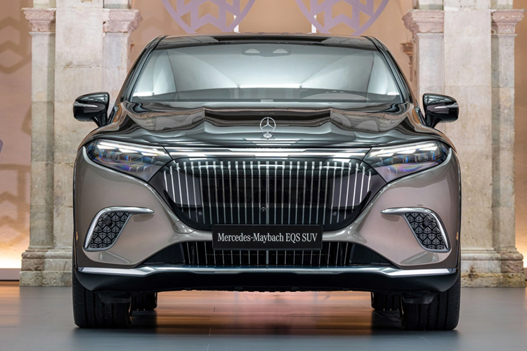 Và đến nay, nhà phân phối thương hiệu xe Mercedes-Benz tại Việt Nam đã xác nhận việc sẽ ra mắt Mercedes-Maybach EQS 680 chạy điện ở nước ta ngay trong năm nay.