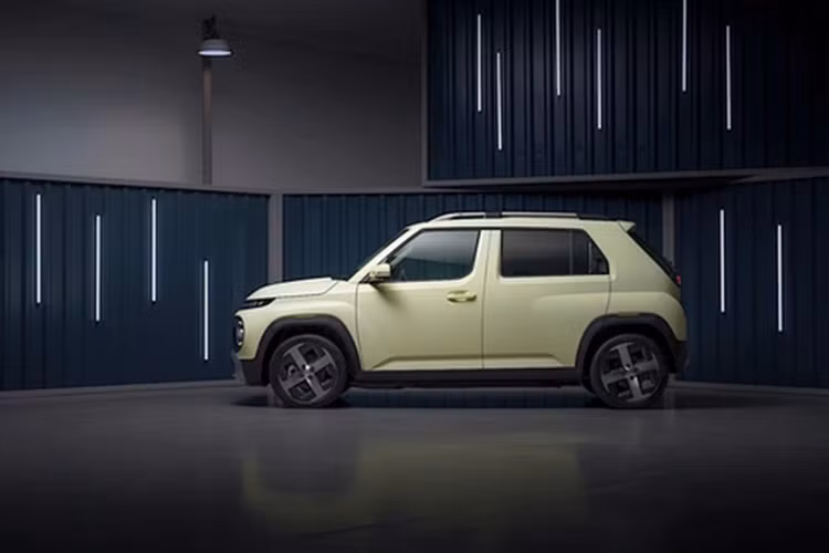 Tuy là xe điện giá rẻ nhưng Hyundai Inster vẫn được trang bị bộ sạc nhanh DC 120 kW. Thời gian sạc pin từ 30% lên 80% bằng bộ sạc nhanh DC 120 kW là khoảng 30 phút.