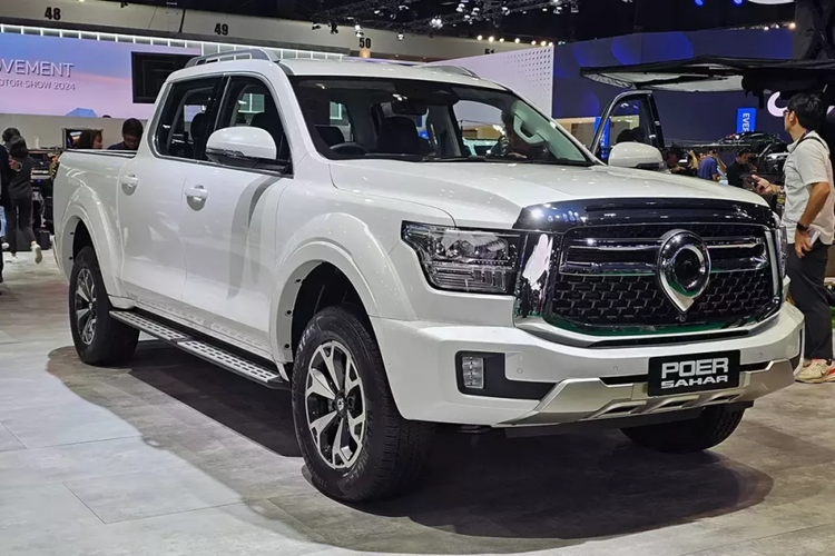 Bên cạnh đó là những trang bị an toàn đa dạng với camera 360 độ và các tính năng trợ lái nâng cao ADAS. Cuối cùng là ứng dụng trên điện thoại thông minh, cho phép người lái mở/khóa cửa, đóng/mở cửa sổ, cửa sổ trời, bật/tắt điều hòa và tính năng làm mát ghế từ xa.