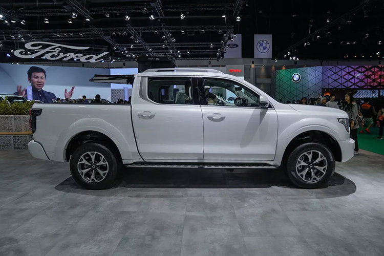 "Trái tim" của Poer Sahar HEV là động cơ xăng 4 xi-lanh, tăng áp, dung tích 2.0L, tạo ra công suất tối đa 244 mã lực và mô-men xoắn cực đại 380 Nm. Động cơ này kết hợp với mô-tơ điện mạnh 106 mã lực và 268 Nm. Đây cũng là hệ truyền động hiện đang được dùng cho mẫu xe Tank 300 sắp bán ở Việt Nam.