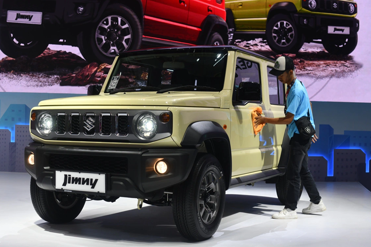 Trang bị an toàn của mẫu xe này cũng không có gì nổi bật, chỉ gồm 2 túi khí trước, hệ thống chống bó cứng phanh ABS, phân bổ lực phanh điện tử EBD, trợ lực phanh BA, cân bằng điện tử EBD, kiểm soát lực kéo TCS, hỗ trợ khởi hành ngang dốc và hệ thống hỗ trợ xuống dốc.