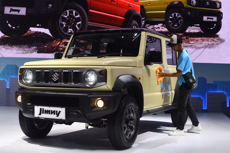 Trang bị an toàn của mẫu xe này cũng không có gì nổi bật, chỉ gồm 2 túi khí trước, hệ thống chống bó cứng phanh ABS, phân bổ lực phanh điện tử EBD, trợ lực phanh BA, cân bằng điện tử EBD, kiểm soát lực kéo TCS, hỗ trợ khởi hành ngang dốc và hệ thống hỗ trợ xuống dốc.