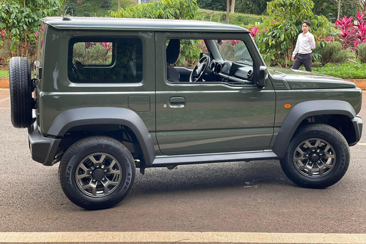 "Trái tim" của mẫu SUV này là động cơ xăng có mã K15B với 4 xi-lanh thẳng hàng, dung tích 1.5L, sản sinh công suất tối đa 75 kW (khoảng 100 mã lực) tại tua máy 6.000 vòng/phút.