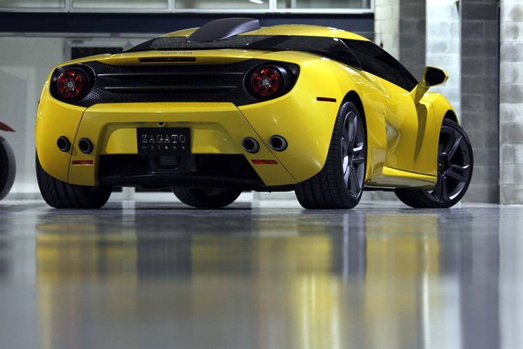 Dù được bàn giao tới tay khách hàng từ hơn 10 năm trước nhưng chiếc xe siêu xe Lamborghini 5-95 Zagato này mới chỉ chạy được 1.794 km. Chiếc xe được dự kiến sẽ được bán với giá từ 400.000 Đô đến 600.000 USD, giảm đáng kể so với mức giá nguyên bản lên tới 1.000.000 USD.