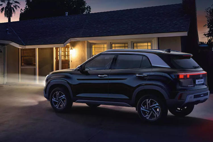 Chưa dừng lại ở đó, Hyundai Creta 2024 còn được nâng cấp cả công nghệ an toàn. Theo đó, xe được trang bị cả hệ thống an toàn chủ động ADAS với 19 tính năng như phanh tự động khẩn cấp, hệ thống kiểm soát hành trình thích ứng và hỗ trợ giữ làn đường. Nhờ đó, xe có khả năng lái bán tự động cấp độ 2. 6 túi khí
