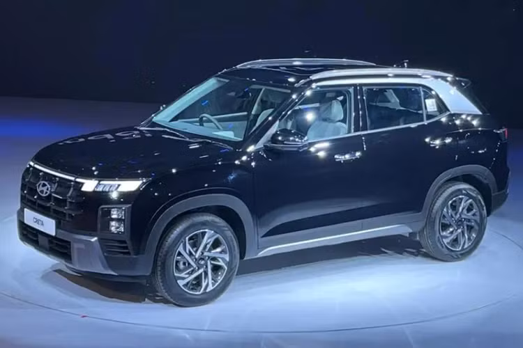 Ngày 16/1 vừa qua, Hyundai Creta 2024 mới phiên bản nâng cấp giữa vòng đời đã chính thức ra mắt toàn cầu. Theo kế hoạch của hãng, Creta 2024 được mở bán tại thị trường Ấn Độ đầu tiên, sau đó sẽ nhanh chóng mở rộng phân phối sang các quốc gia khác trên toàn thế giới.