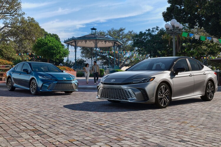 Gan mot nua oto Toyota ban ra tai My la dong xe hybrid