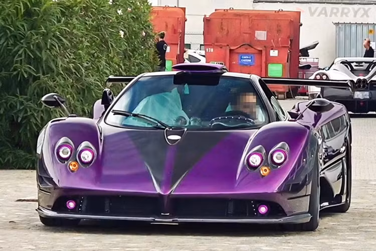 Được biết, chiếc Pagani Zonda 760 LH triệu đô này đang trong quá trình thử nghiệm trước khi bàn giao lại cho chủ sở hữu. Trước đó, vào ngày 15/8/2023, siêu xe độc bản Pagani Zonda 760 LH từng gặp tai nạn tại thị trấn Conwy thuộc Xứ Wales.