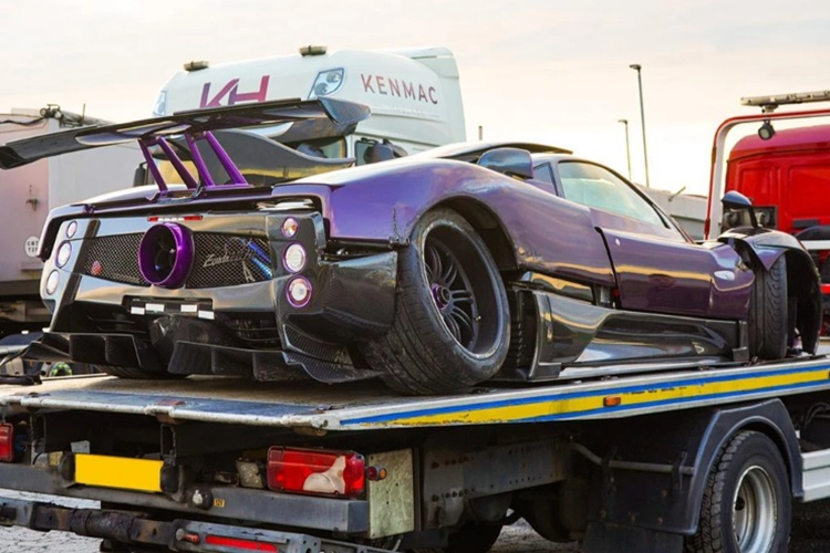 Sau gần một năm sửa chữa, đến nay, chiếc Pagani Zonda 760 LH cũng được xuất xưởng và trở về với chủ nhân. Nhìn chung, các chi tiết trên xe đã được sửa chữa và hoàn thiện tỉ mỉ, dường như không thể nhận ra nó đã từng gặp tai nạn.