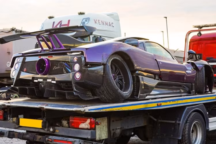 Sau gần một năm sửa chữa, đến nay, chiếc Pagani Zonda 760 LH cũng được xuất xưởng và trở về với chủ nhân. Nhìn chung, các chi tiết trên xe đã được sửa chữa và hoàn thiện tỉ mỉ, dường như không thể nhận ra nó đã từng gặp tai nạn.