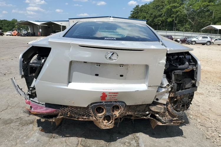 Theo một chuyên trang về xe cũ, mức giá của chiếc xe này có thể lên tới hơn 700.000 USD (khoảng hơn 16,7 tỷ đồng). Đặc biệt hơn, chiếc Lexus LFA đã nhanh chóng bị ẩn khỏi sàn đấu giá, cho thấy đã có người chịu mua trực tiếp theo mức giá yêu cầu của chủ xe.