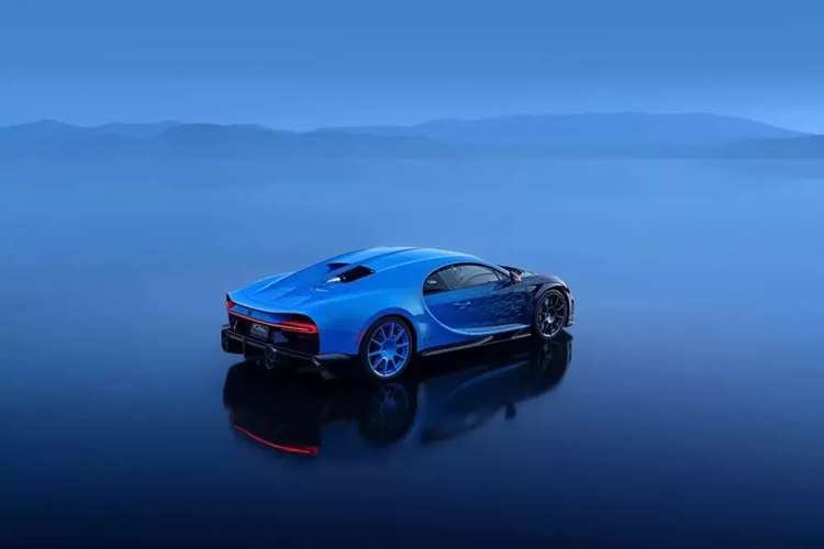 Còn ở nhà máy của hãng tại Pháp, việc xuất xưởng Bugatti Chiron cuối cùng cũng đánh dấu chấm hết cho đại gia Việt nào muốn mua xe từ nhà máy, cá nhân hóa, nếu có, chỉ có thể mua lại từ các showroom trên thế giới.