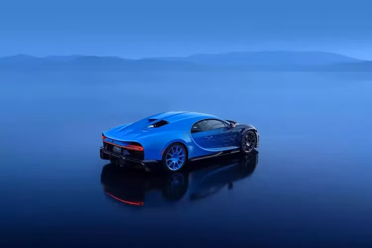Còn ở nhà máy của hãng tại Pháp, việc xuất xưởng Bugatti Chiron cuối cùng cũng đánh dấu chấm hết cho đại gia Việt nào muốn mua xe từ nhà máy, cá nhân hóa, nếu có, chỉ có thể mua lại từ các showroom trên thế giới.