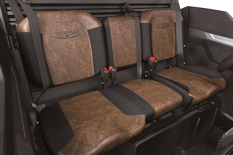 Cung cấp sức mạnh cho mẫu xe Kawasaki RIDGE/RIDGE XR là động cơ 4 xi-lanh thẳng hàng, làm mát bằng dung dịch, dung tích 999cc, mang lại sự kết hợp giữa công suất cao và mô-men xoắn lớn.