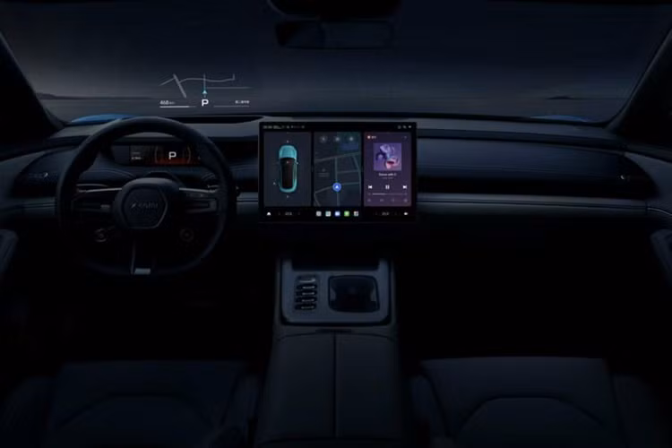 Là “con cưng” của Xiaomi - là nhà sản xuất smartphone nổi tiếng thế giới nên không có gì đáng ngạc nhiên khi SU7 được trang bị hàng loạt công nghệ tiên tiến bao gồm: cảm biến LiDAR, 11 camera HD, 3 radar sóng milimet và 12 radar siêu âm. Nhờ đó, xe có khả năng lái bán tự động trên cao tốc cũng như đỗ tự động.