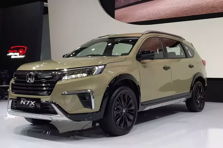 Động cơ này cho công suất tối đa 121 mã lực và mô-men xoắn cực đại 145 Nm. Động cơ kết hợp với hộp số biến thiên vô cấp CVT và hệ dẫn động cầu trước. Những trang bị an toàn nằm trong gói trợ lái nâng cao Honda Sensing đương nhiên cũng xuất hiện trên BR-V N7X Edition.