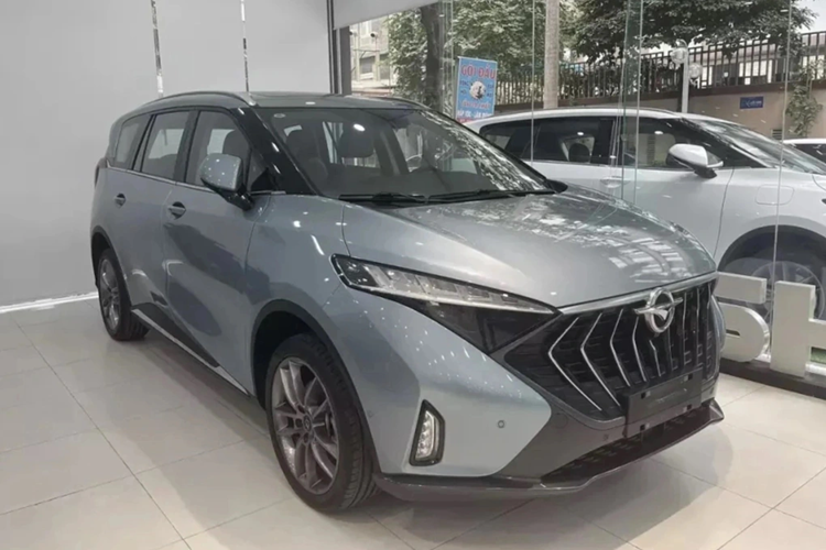 Trước đó, mẫu MPV cũng thường xuyên được áp dụng các chương trình ưu đãi giá bán lên tới hơn 100 triệu đồng. Như vậy, giá ưu đãi mới của Haima 7X đã thấp hơn hẳn các đối thủ như Toyota Innova Cross (810-990 triệu đồng) và Hyundai Custin (820-974 triệu đồng).