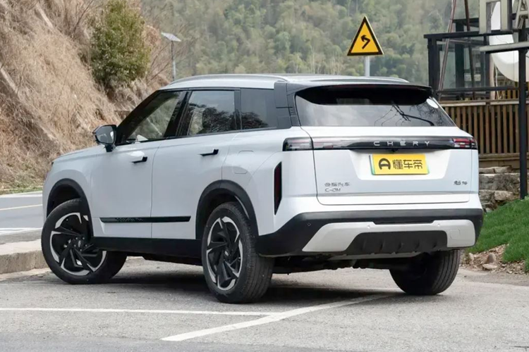 Bộ pin lithium iron phosphate 18,32 kWh từ FinDreams của BYD cung cấp phạm vi hoạt động điện thuần CLTC là 120 km. Khi đổ đầy bình và sạc đầy, phạm vi hoạt động toàn diện là 1.300 km. Mức tiêu hao nhiên liệu là 4,9 lít/100km. Khi sạc nhanh, xe phải mất gần 19 phút để bổ sung pin từ 30% lên 80%.