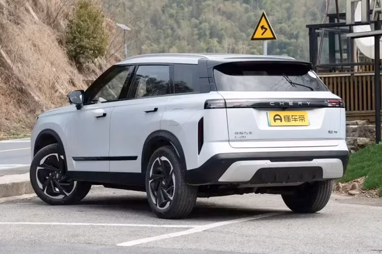 Bộ pin lithium iron phosphate 18,32 kWh từ FinDreams của BYD cung cấp phạm vi hoạt động điện thuần CLTC là 120 km. Khi đổ đầy bình và sạc đầy, phạm vi hoạt động toàn diện là 1.300 km. Mức tiêu hao nhiên liệu là 4,9 lít/100km. Khi sạc nhanh, xe phải mất gần 19 phút để bổ sung pin từ 30% lên 80%.