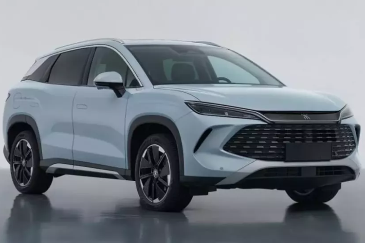 Mới đây, chiếc xe SUV BYD Song L 2024 nhỏ gọn của Trung Quốc đã khai trương đại lý chính hãng đầu tiên ở Việt Nam đã bị bắt gặp ngoài đời thực, xe sở hữu thiết kế mới nhất của BYD, với điểm nhấn là nền tảng DM-i 5.0 PHEV cho phạm vi hoạt động 2.100 km, BYD Song L chưa có ngày ra mắt chính thức.
