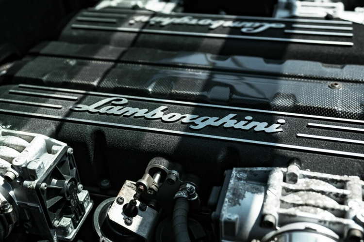 Xét về mặt bằng chung thị trường, mức giá này cao hơn nhiều lần so với những chiếc LP640 số tự động khác vì những chiếc này chỉ có giá dao động ở mức khoảng từ 250.000 USD đến 400.000 USD.