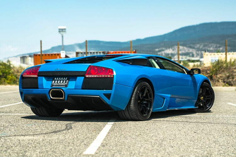 Những chiếc siêu xe động cơ đặt giữa với động cơ V12 hút khí tự nhiên hiện đang dần được thay thế với loại động cơ hiện đại hơn.