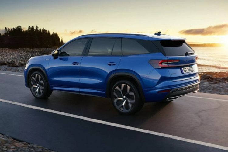 Bản cao cấp có hệ thống âm thanh 14 loa Canton, 4 cổng sạc USB-C, ghế trước tích hợp mát-xa. Vật liệu làm nội thất Kodiaq 2024 cũng cao cấp hơn.