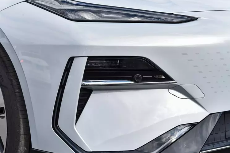 Geely Galaxy E8 2024 mới đã chính thức ra mắt với tổng cộng 5 mẫu, có mức giá dao động từ 175.800 nhân dân tệ đến 228.800 nhân dân tệ, tương đương 573 triệu đồng đến 746 triệu đồng, mức giá bán này có thể khiến Geely phải tăng cường dây chuyền sản xuất cho Galaxy E8.