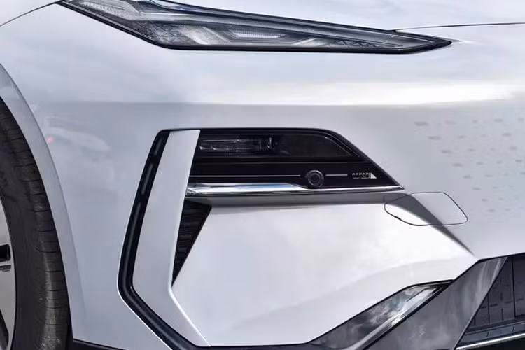 Geely Galaxy E8 2024 mới đã chính thức ra mắt với tổng cộng 5 mẫu, có mức giá dao động từ 175.800 nhân dân tệ đến 228.800 nhân dân tệ, tương đương 573 triệu đồng đến 746 triệu đồng, mức giá bán này có thể khiến Geely phải tăng cường dây chuyền sản xuất cho Galaxy E8.