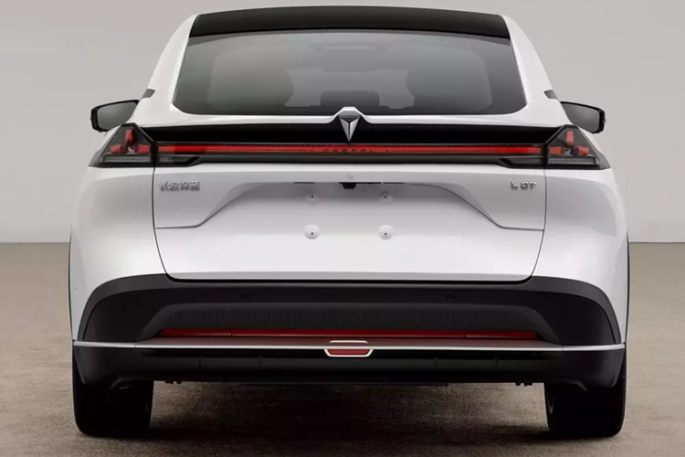 L07 có kích thước bao gồm chiều dài, chiều rộng và chiều cao lần lượt là 4.875 mm, 1.890 mm và 1.480 mm, và chiều dài cơ sở là 2.900 mm. Để tham khảo, SL03 có kích thước 4820, 1890 và 1480 mm với chiều dài cơ sở là 2900 mm.