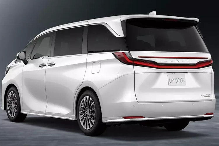 Những trang bị còn lại của Lexus LM L vẫn tương tự bản Executive như ghế sưởi/thông hơi, bảng đồng hồ kỹ thuật số, màn hình cảm ứng trung tâm 14 inch