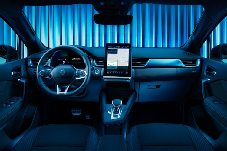 Động cơ xăng 1,6 lít trên xe chỉ tạo ra công suất 94 mã lực nhưng kết hợp với động cơ điện chính 52 mã lực và máy phát điện hỗ trợ khởi động 24 mã lực, từ đây mang lại hiệu suất vượt trội. Sự kết hợp này mang đến cho xe mức tổng công suất 143 mã lực thông qua hộp số tự động đi kèm với hệ dẫn động caaud trước.