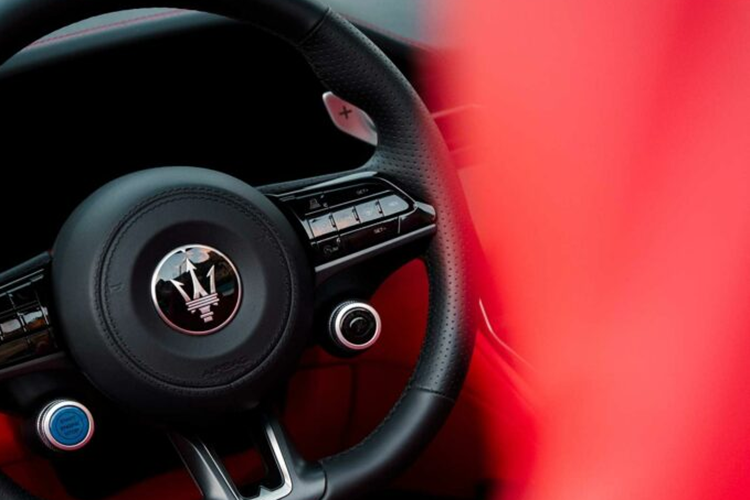 Hãng xe Ý không tiết lộ giá xe Maserati MC20 Cielo Opera D’arte nhưng với độ hoàn thiện tỉ mỉ, chiếc xe chắc chắn sẽ có giá bán không hề rẻ. Sau khi ra mắt toàn cầu, Maserati GranCabrio Trofeo cũng được trưng bày trước công chúng tại Rolex Monte-Carlo Masters 2024.