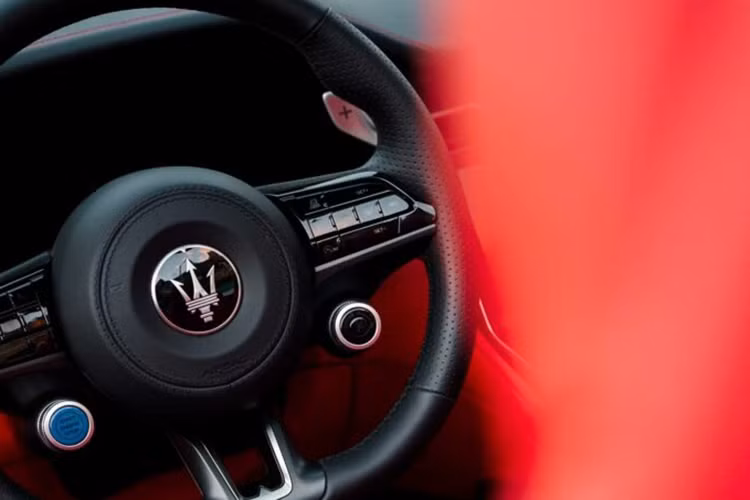 Hãng xe Ý không tiết lộ giá xe Maserati MC20 Cielo Opera D’arte nhưng với độ hoàn thiện tỉ mỉ, chiếc xe chắc chắn sẽ có giá bán không hề rẻ. Sau khi ra mắt toàn cầu, Maserati GranCabrio Trofeo cũng được trưng bày trước công chúng tại Rolex Monte-Carlo Masters 2024.