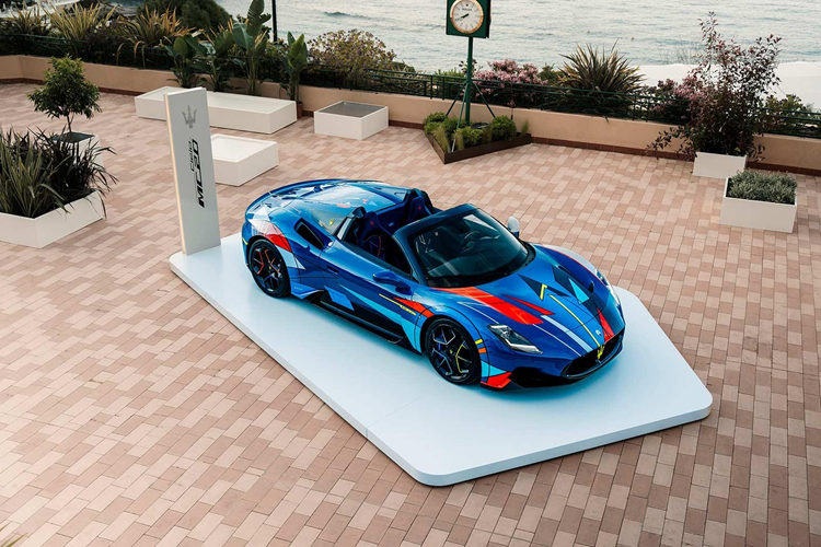 Siêu xe Maserati MC20 Cielo Opera D’arte là tác phẩm độc nhất vô nhị được chế tạo nhờ sự hợp tác giữa chương trình tùy chỉnh Maserati Fuoriserie độc quyền và Centro Stile. Chiếc xe này được sản xuất theo yêu cầu riêng biệt của khách hàng, một tác phẩm độc nhất vô nhị lấy cảm hứng từ nghệ thuật trừu tượng.