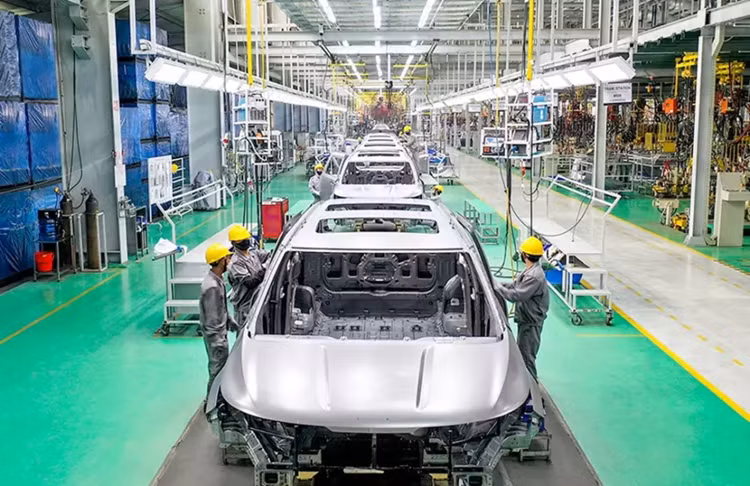 De xuat giam 50% phi truoc ba oto lap rap trong nuoc tu 1/8/2024