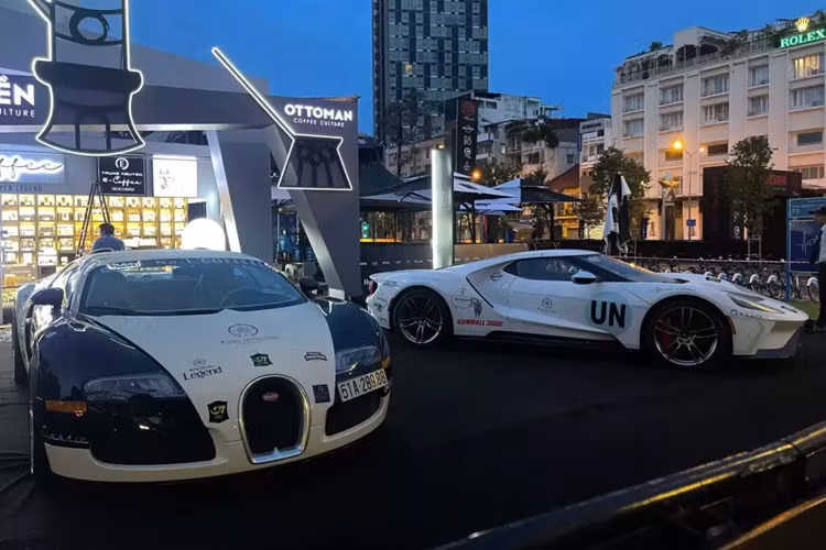 Trước khi hành trình siêu xe Gumball 3000 2024 diễn ra vào sáng qua, ngày 14/9/2024, công tác tổ chức cũng như tìm người đồng hành đã diễn ra hơn 6 tháng trước, lúc này có 1 số tay chơi xe trong nước có ý định tham dự, với chi phí khoản 2,5 tỷ đồng/xe, còn ông Đặng Lê Nguyên Vũ chỉ đơn giản muốn tiếp những vị khách Gumball 3000 làm sao đơn giản nhưng ấn tượng nhất.