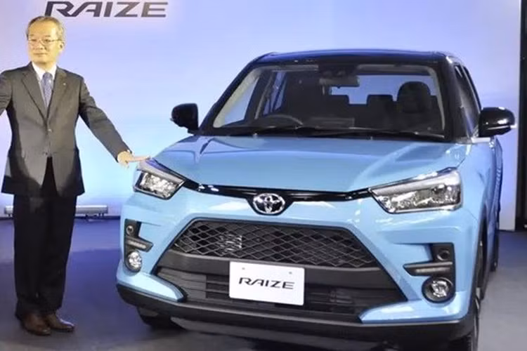 Daihatsu đã buộc phải dừng giao tất cả các mẫu xe vào cuối năm ngoái, trong đó có một số mẫu được bán dưới thương hiệu Toyota, Subaru và Mazda. Việc này xuất phát từ một cuộc điều tra nội bộ cho thấy Daihatsu đã gian lận dữ liệu kiểm tra an toàn của xe.