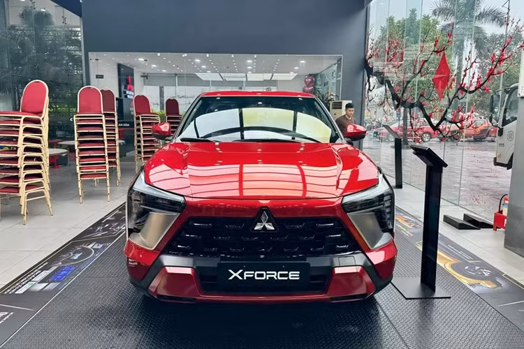Mitsubishi lên kế hoạch xuất khẩu mẫu SUV cỡ B này sang khoảng 40 thị trường, tương tự Xpander. Mitsubishi Xforce đã chính thức ra mắt thị trường Việt Nam vào hôm 10/1/2024. Theo kế hoạch, đến tháng 3 năm nay, những chiếc xe này mới được bàn giao cho khách hàng Việt Nam.