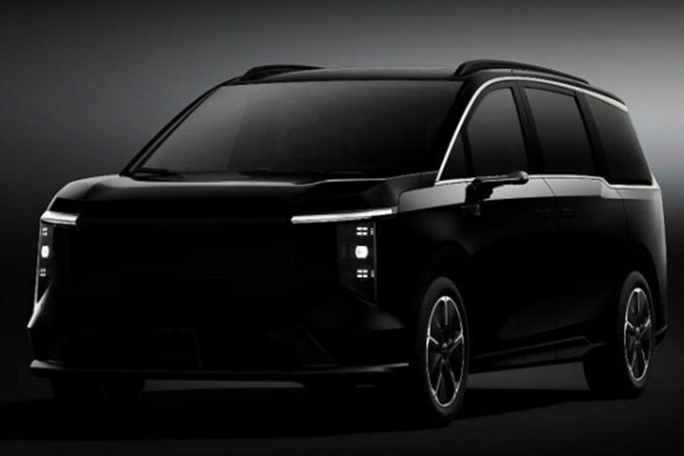 MG Maxus 7 chạy điện được định vị nằm dưới Maxus 9. Tại quê nhà Trung Quốc, xe có tên gọi là Maxus Mifa 7. Nhưng khi ra mắt tại Thái Lan, xe sẽ được lấy tên là MG Maxus 7.