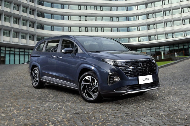 Thứ hai là động cơ 1.5L Turbo GDi, tạo ra công suất tối đa 170 mã lực và mô-men xoắn cực đại 253 Nm. Cả hai động cơ đều đi kèm với hộp số tự động 8 cấp và hệ dẫn động cầu trước FWD.