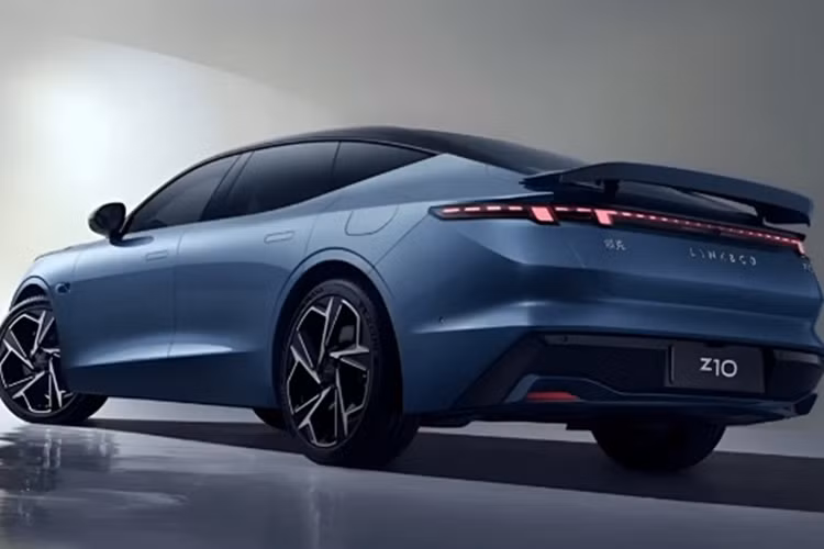 Hiện tại chưa tiết lộ giá xe Lynk &amp; Co Z10 2025 tại thị trường Thụy Điển, nhưng theo dự đoán giá xe sẽ dao động quanh mức 27.600 USD (tương đương khoảng 702,4 triệu đồng).