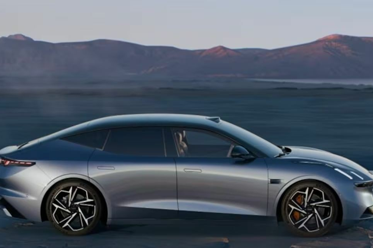 Lynk &amp; Co trang bị cho xe Z10 chip xử lý Qualcomm Snapdragon 8295, hệ thống cảm biến Lidar và chip Nvidia Orin-X nhằm tối ưu hệ thống hỗ trợ lái xe. Cung cấp sức mạnh cho Lynk &amp; Co Z10 là 2 tùy chọn động cơ. Phiên bản Z10 RWD dẫn động cầu sau sẽ được trang bị một mô tơ điện cho công suất 415 mã lực và momen xoắn 440 Nm.