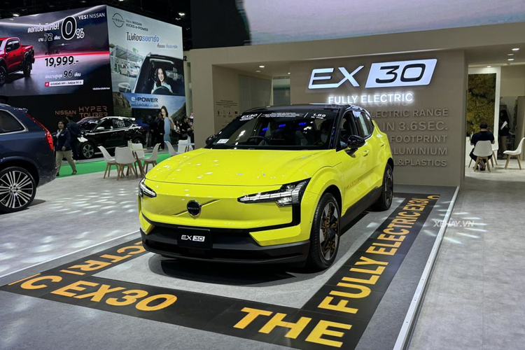 Tại Triển lãm ô tô Bangkok BIMS 2024 đang diễn ra ở Thái Lan, Volvo đã mang đến mẫu CUV điện cỡ nhỏ EX30 hoàn toàn mới của mình. Dự kiến sau Thái Lan, Volvo EX30 2024 mới sẽ tiếp tục được ra mắt Việt Nam vào cuối năm nay.