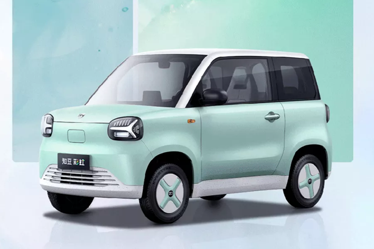 Trong triển lãm này, Zhidou mang mẫu ôtô điện cỡ nhỏ có tên A01 đến trưng bày và giới thiệu, và hứa hẹn sẽ được bán tại Việt Nam trong khoảng 3 tháng tới với giá chỉ hơn 100 triệu đồng. Tuy nhiên, đã gần 1 năm trôi qua, dự án này vẫn biệt tăm.