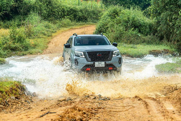 Nissan Navara tai Viet Nam giam gia den 190 trieu dong 