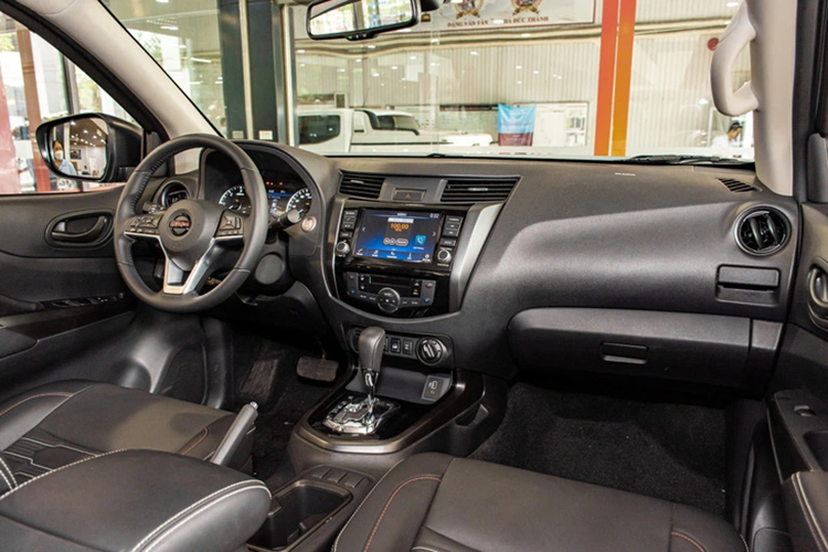 Nissan Navara tai Viet Nam giam gia den 190 trieu dong 